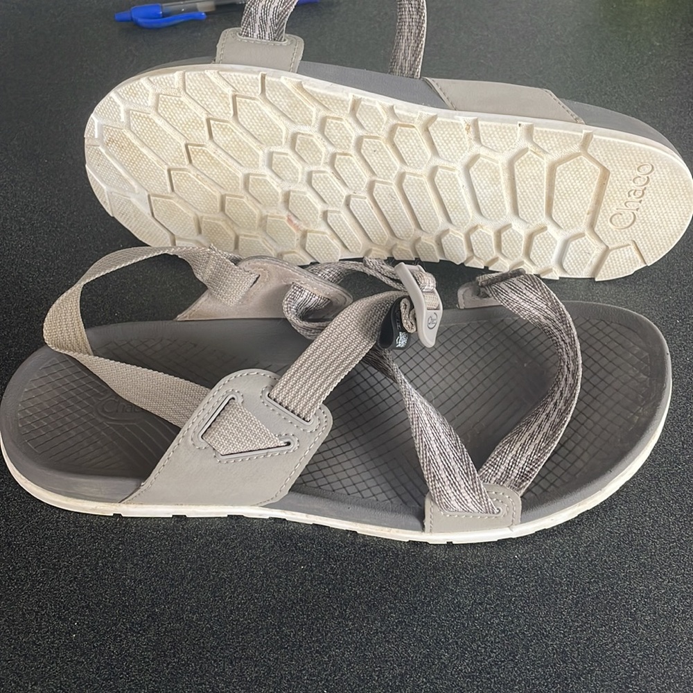 Chaco women size 10. Adjustable straps